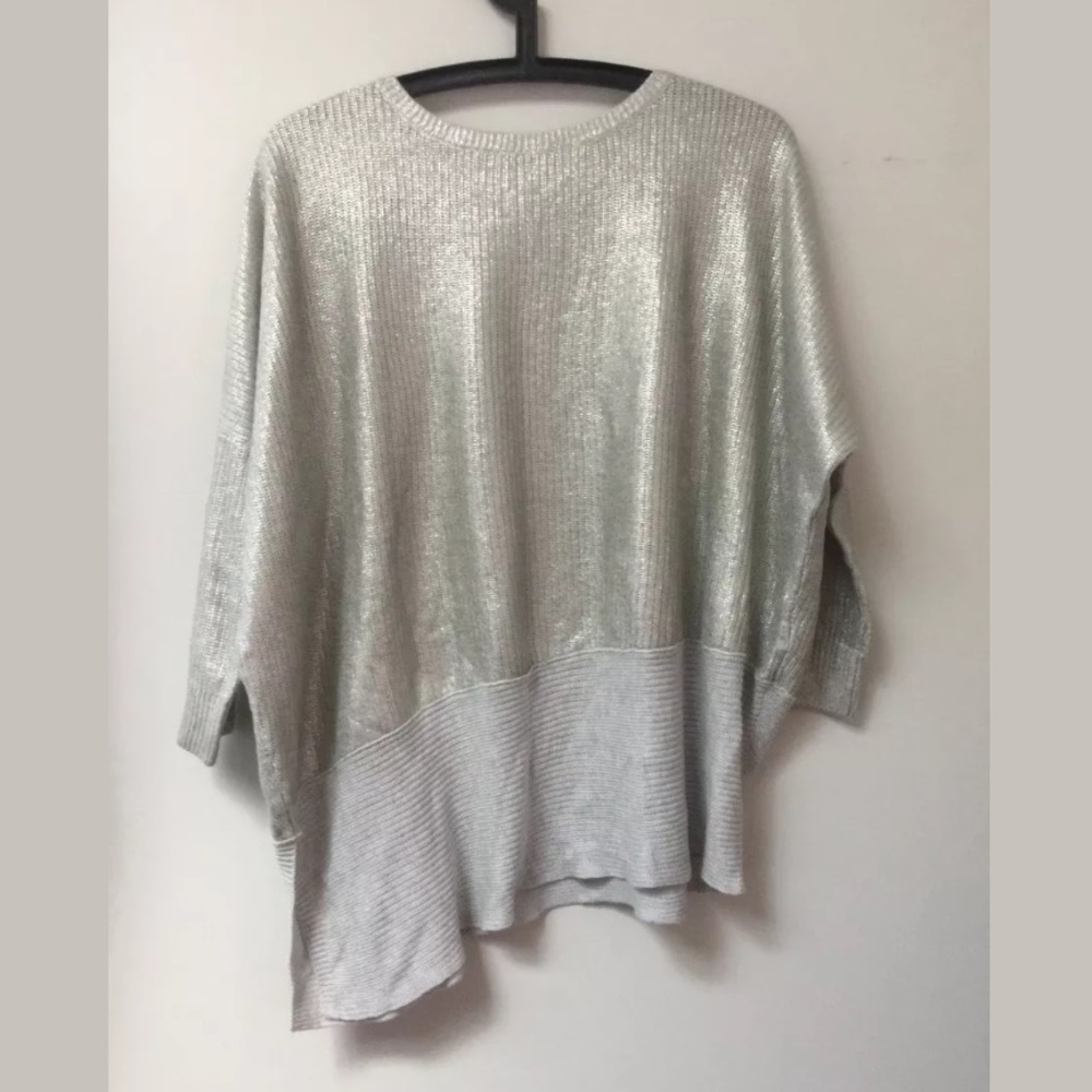 Club Monaco silver sweater. Size M. New.